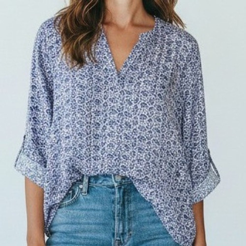 Chaus Lightweight Floral Split Neck Blouse in Blue & White Size XL